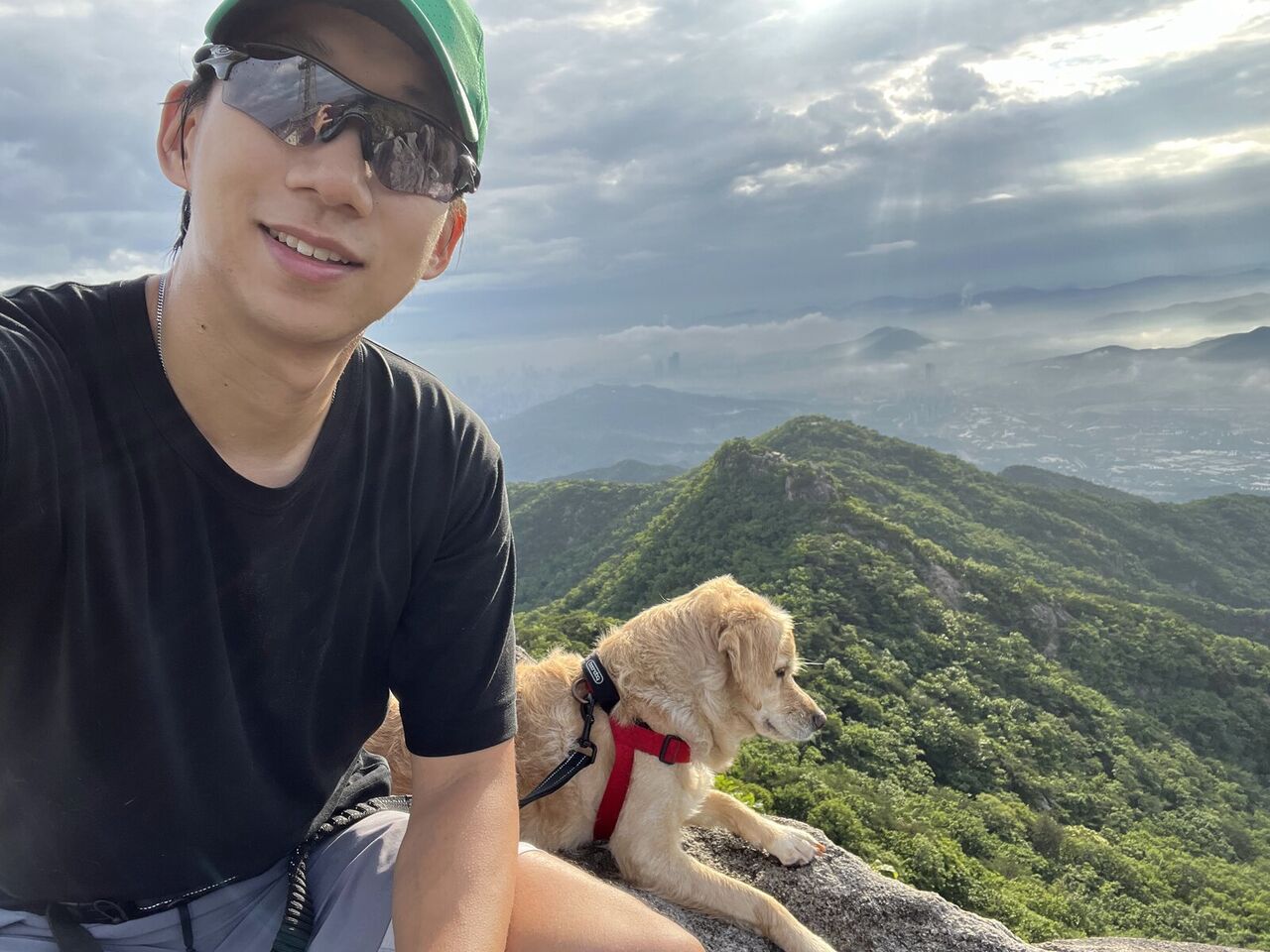 관악산 정상 중 정상 바위에서